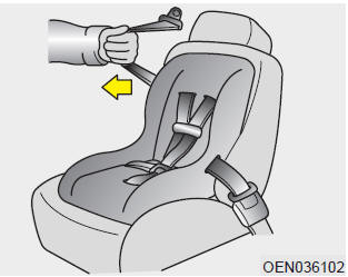 3.Pull the shoulder portion of the seat belt all the way out. When the shoulder